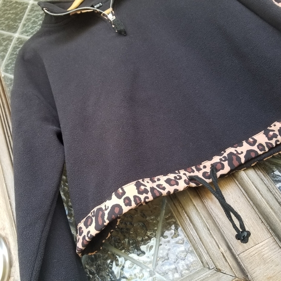 Derek Heart Black Medium quarter zip Cropped Fleece Sweatshirt w/ Leopard Trim - Picture 7 of 9